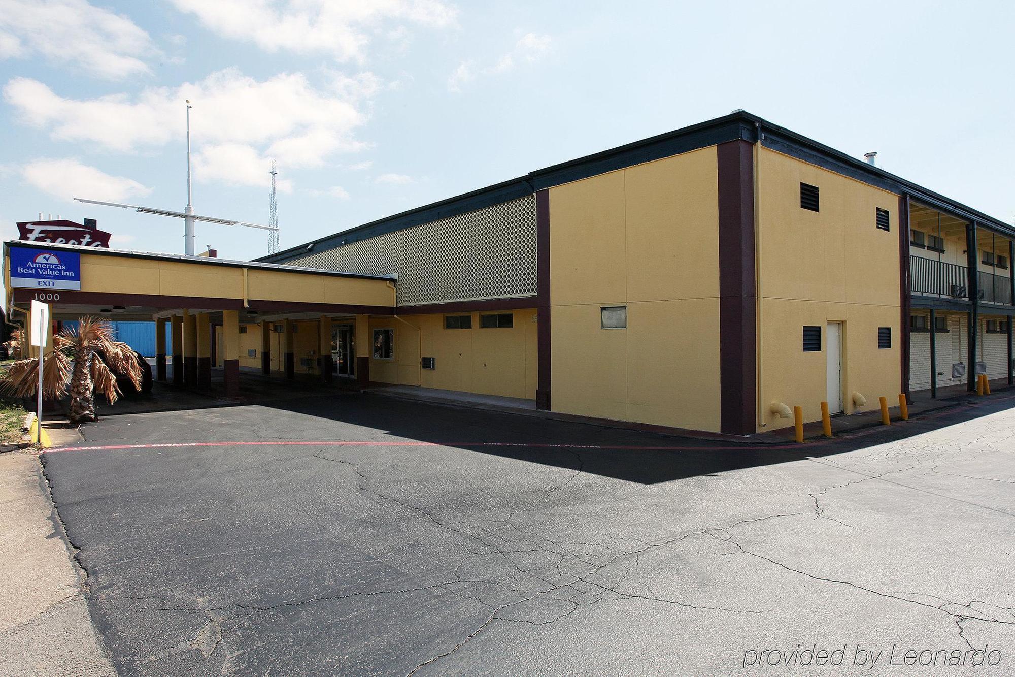 Budget Host Inn Arlington Exterior foto