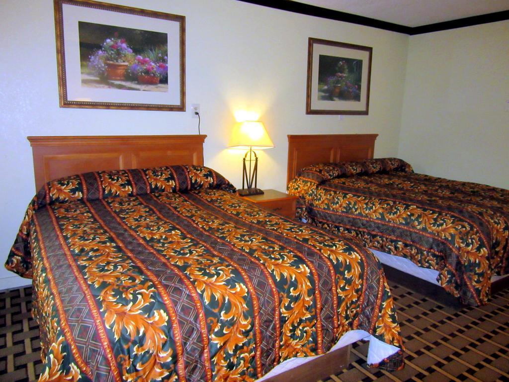 Budget Host Inn Arlington Exterior foto